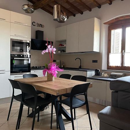 הוילה Ambra La Casa In Castello מראה חיצוני תמונה