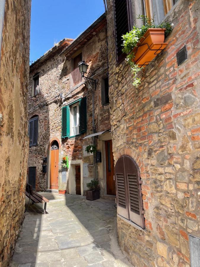 הוילה Ambra La Casa In Castello מראה חיצוני תמונה